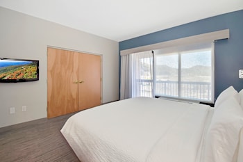 Suite, 1 Bedroom, Accessible (Mobility, Roll-In Shower)