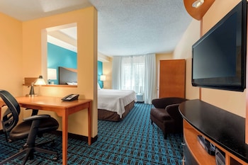 Executive Suite, 1 King Bed with Sofa bed (Mobility/Hearing Accessible, Tub)