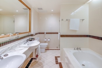 Classic Room, 2 Double Beds, Garden View