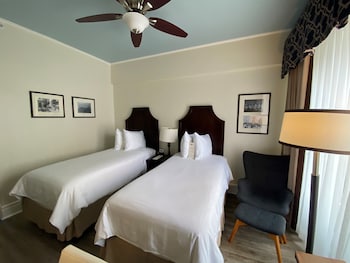 Standard Room, 2 Twin Beds (Hearing Impaired, No Air Conditioning)