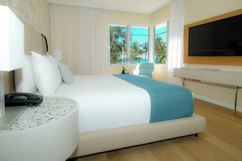 Ocean Front Corner King