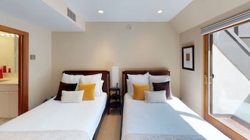 Luxury Condo, 4 Bedrooms (Platinum)