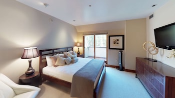 Luxury Condo, 4 Bedrooms (Platinum)