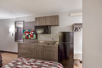 Deluxe Room, 1 King Bed, Kitchen (Smoke Free)