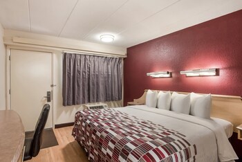 Standard Room, 1 King Bed (Smoke Free)