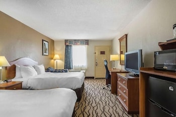 Standard Room, 2 Queen Beds, Non Smoking
