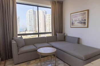 1 King Bed, Junior Suite.