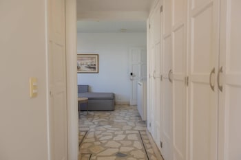 1 King Bed, Junior Suite.