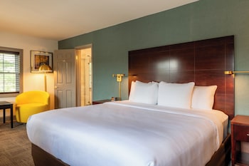 Suite, 1 King Bed, Non Smoking
