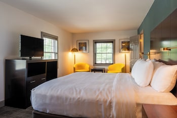 Suite, 1 King Bed, Non Smoking