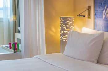 Executive Room, Lake View