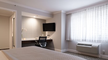Deluxe Room, 1 King Bed, Non Smoking