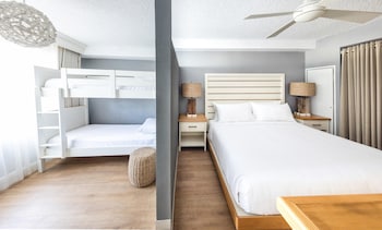 Family Suite (1 King Bed & 1 Bunk Bed)