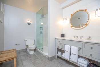 King Jr. Suite