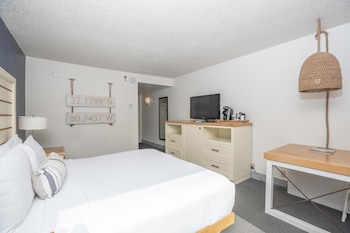 Deluxe Room, 1 King Bed, Accessible