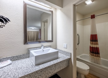Deluxe Room, 1 King Bed, Smoking