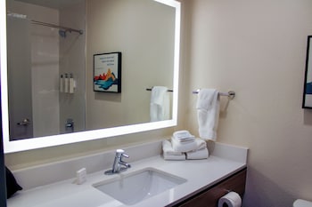 Suite, 1 King Bed, Non Smoking