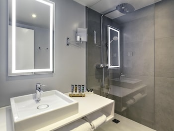Executive Room, 1 Queen Bed with Sofa bed
