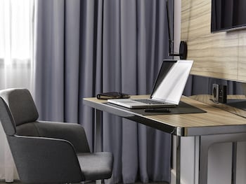 Executive Room, 1 Queen Bed with Sofa bed