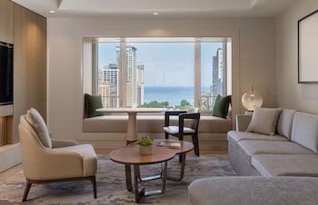Suite (LAKE MICHIGAN SUITE)