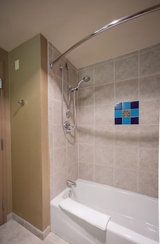 Suite, 1 King Bed
