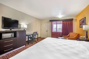 Standard Room, 1 King Bed, Accessible, Non Smoking