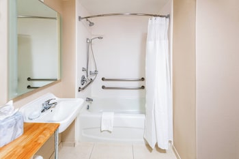 Suite, 2 Queen Beds, Hearing Accessible (Accessible Bathtub)