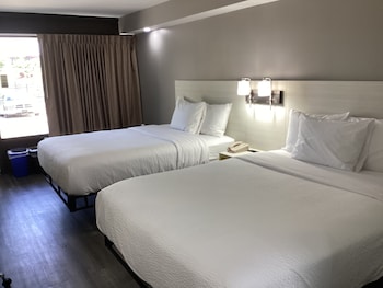 Room, 2 Queen Beds, Non Smoking