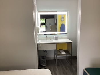 Room, 2 Queen Beds, Non Smoking
