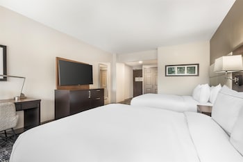 Deluxe Room, 2 Queen Beds, Balcony