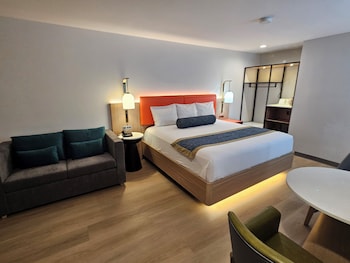1 King Bed with Sofa Non-Smoking