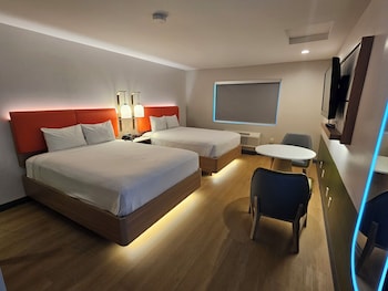 Upgraded 2 Queen Bed Non-Smoking