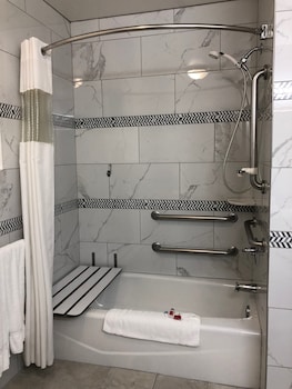 Standard Room, 1 King Bed, Accessible, Non Smoking
