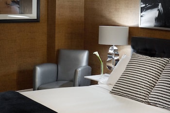 Deluxe Room, 1 King Bed