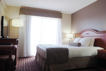 Superior Studio Suite, 1 King Bed, Non Smoking, Ocean View