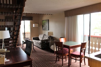 Premier Studio Suite, 1 King Bed, Ocean View