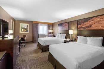Deluxe Room, 1 Queen Bed, Accessible, Bathtub (Mobility)