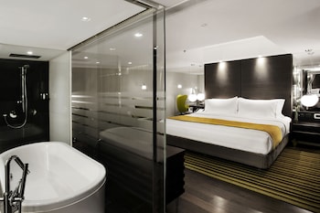 Suite (Mira Suite 100)