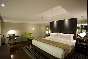 Suite (Mira Suite 100)