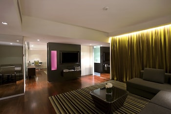 Suite (Mira Suite 100)