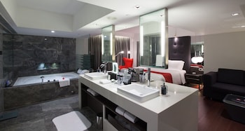 Suite (Spa Suite)