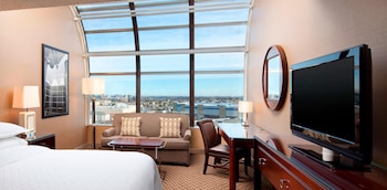 Deluxe Room, 1 King Bed, Non Smoking (Sky View)