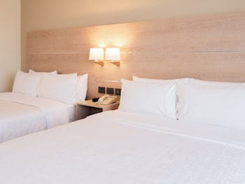 Standard Room, 2 Queen Beds, Ground Floor