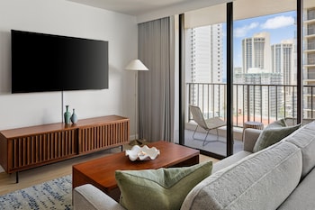 Premier Room, Kitchen, City View (1 Bedroom)