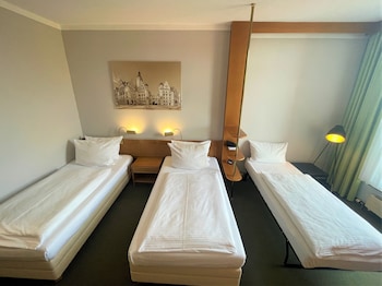 Classic Room, 3 Twin Beds