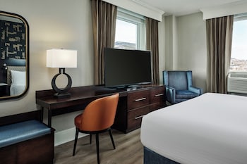 Suite, 2 Bedrooms, Accessible, Bathtub
