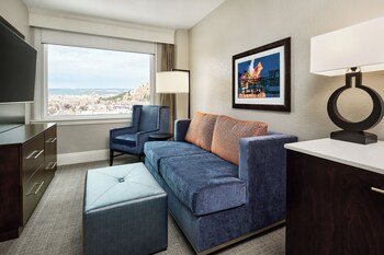 Room, 1 King Bed (Chairman, Roll-in Shower)