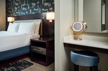 Junior Suite, 1 King Bed, Jetted Tub (Bridal Suite)