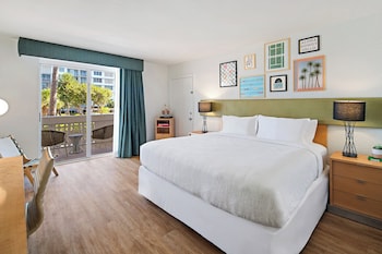 Superior Room, 1 King Bed, Balcony