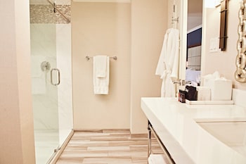 Junior Suite, 1 King Bed, Corner